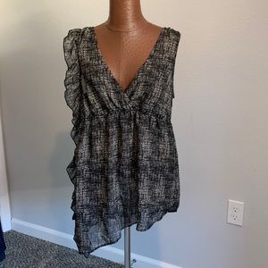 Lily White dressy tank top❄️